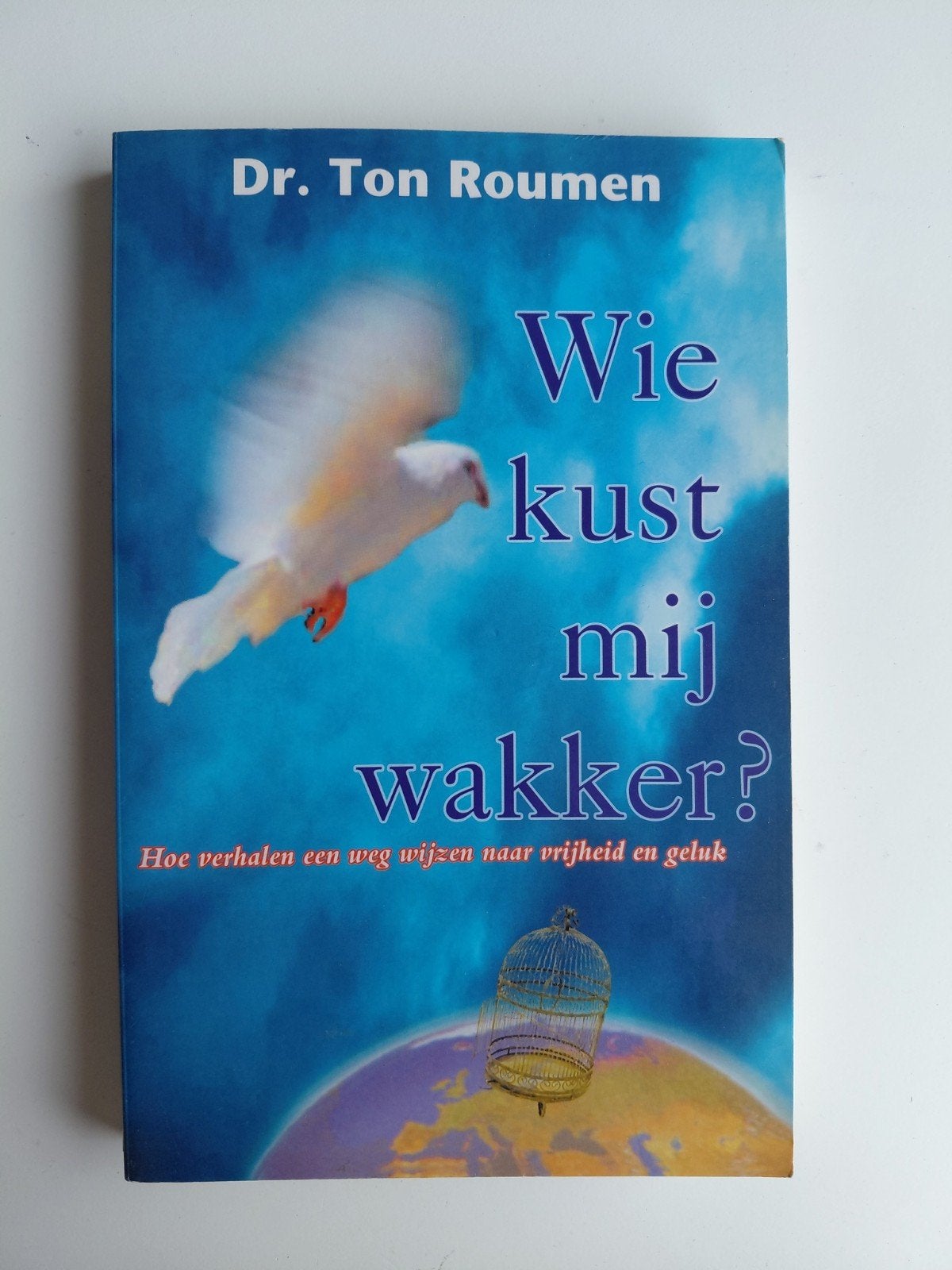 T. Roumen - Wie kust mij wakker?, Achtergrond en Informatie, Spiritualiteit algemeen, Ophalen of Verzenden, Zo goed als nieuw