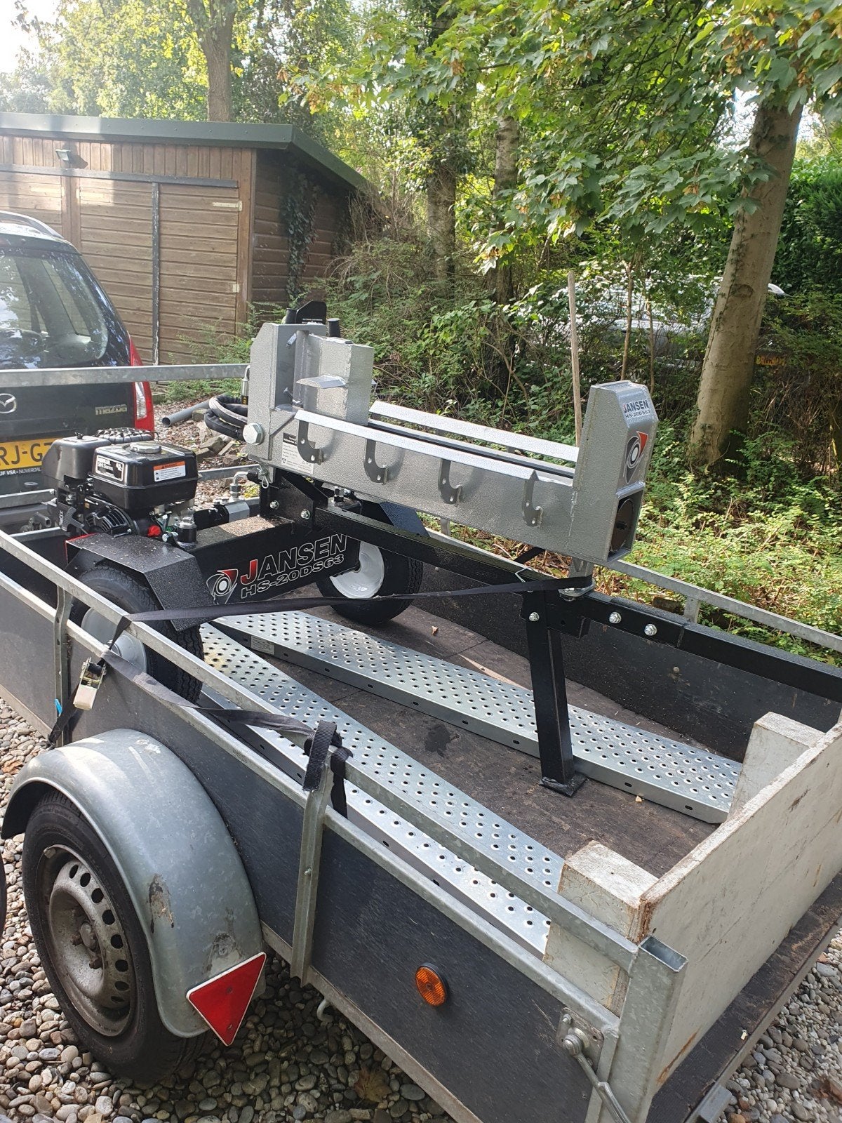 Dubbelwerkende 20 tons kloofmachine te huur, Ophalen of Verzenden, Liggend