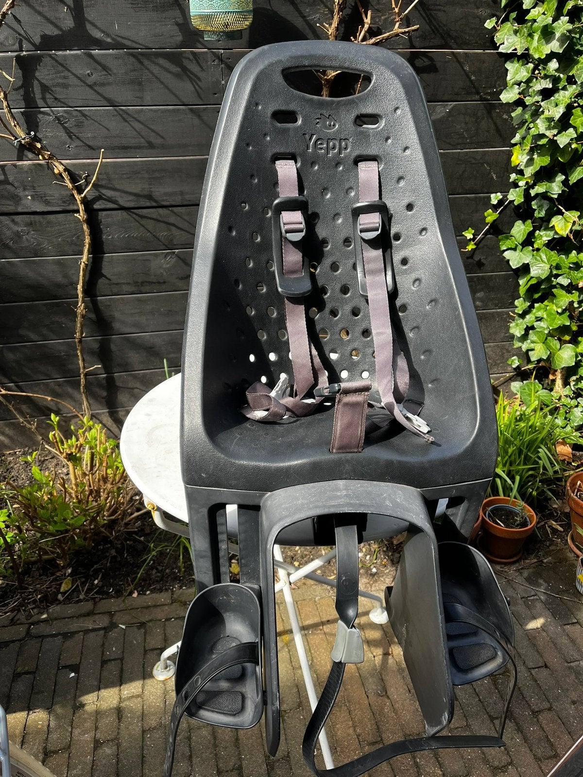 Yepp (thule) kinderzitje voor achterop., Ophalen, Gebruikt