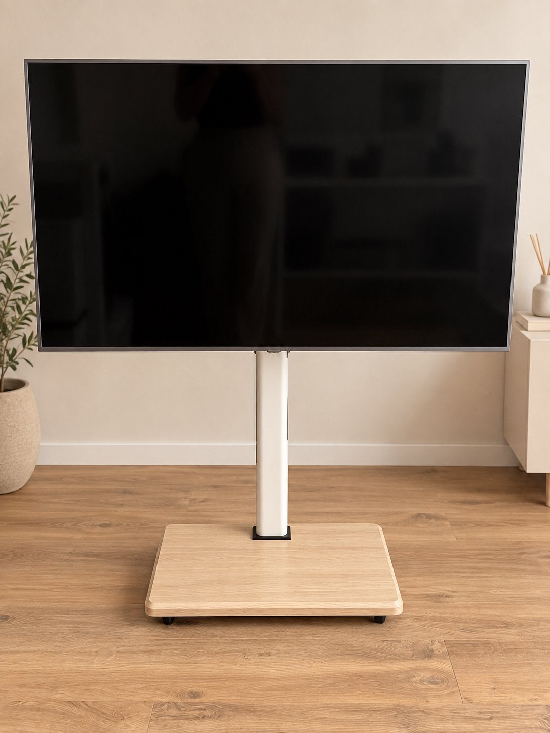 Samsung 4K Smart TV op verrijdbare standaard