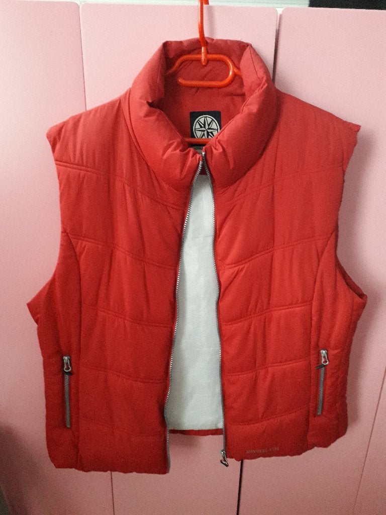 Mooie rode dames bodywarmer maat 48, Maat 46/48 (XL) of groter, Nieuw, Ophalen of Verzenden, Adventure Line