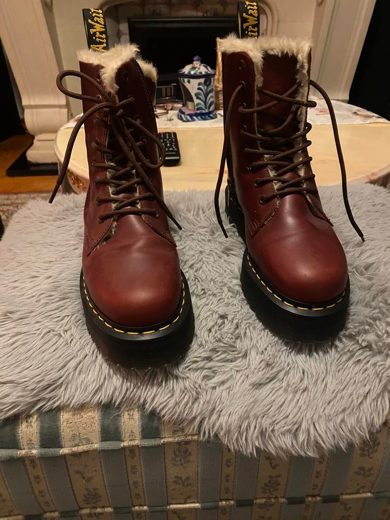 Dr.martens serena dames lage laarzen, Kleding | Dames, Schoenen, Ophalen of Verzenden, Zo goed als nieuw, Bruin