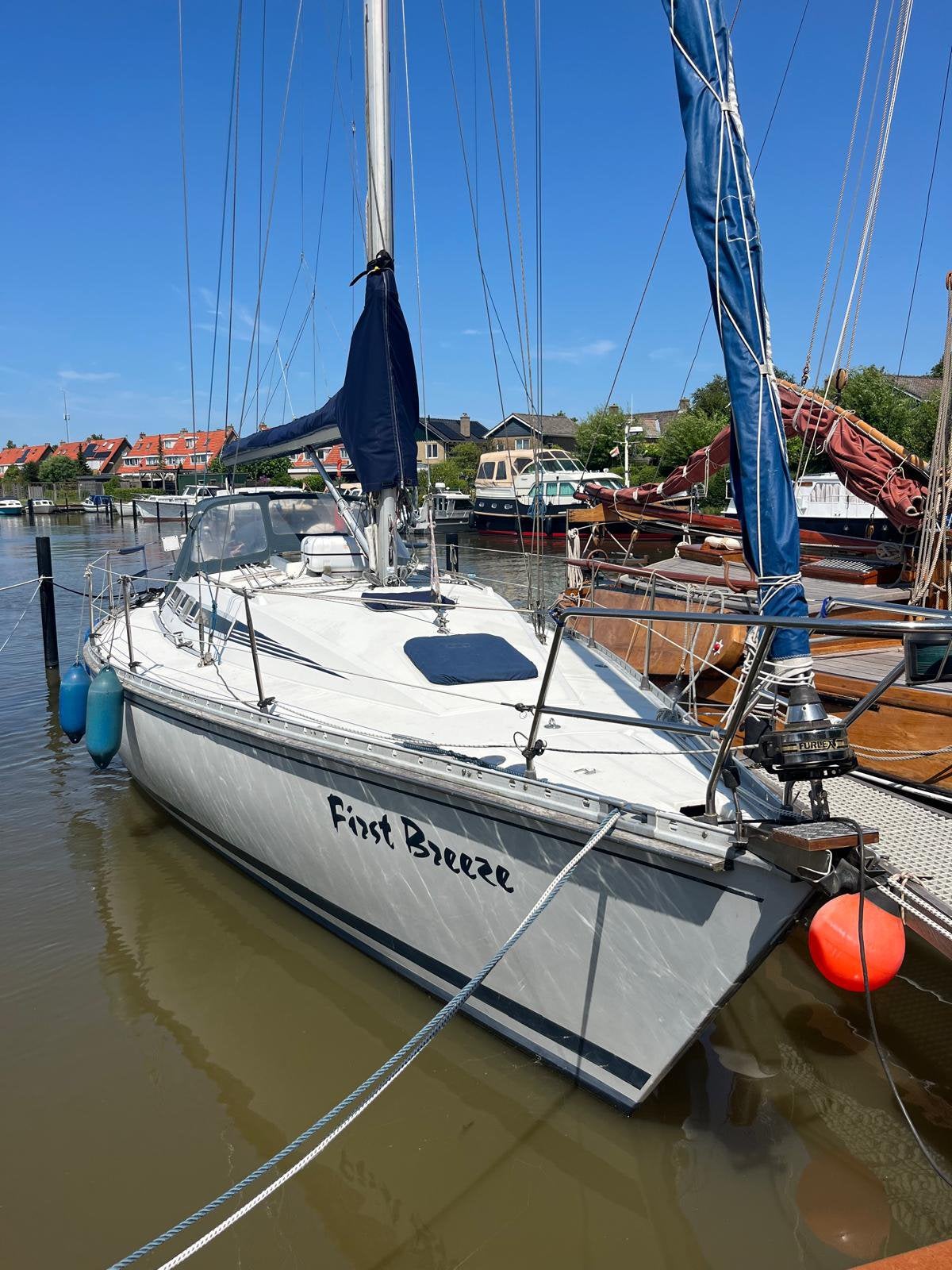Prachtige ruime Beneteau First 375, Ophalen, Gebruikt, 1.95 meter, Binnenboordmotor