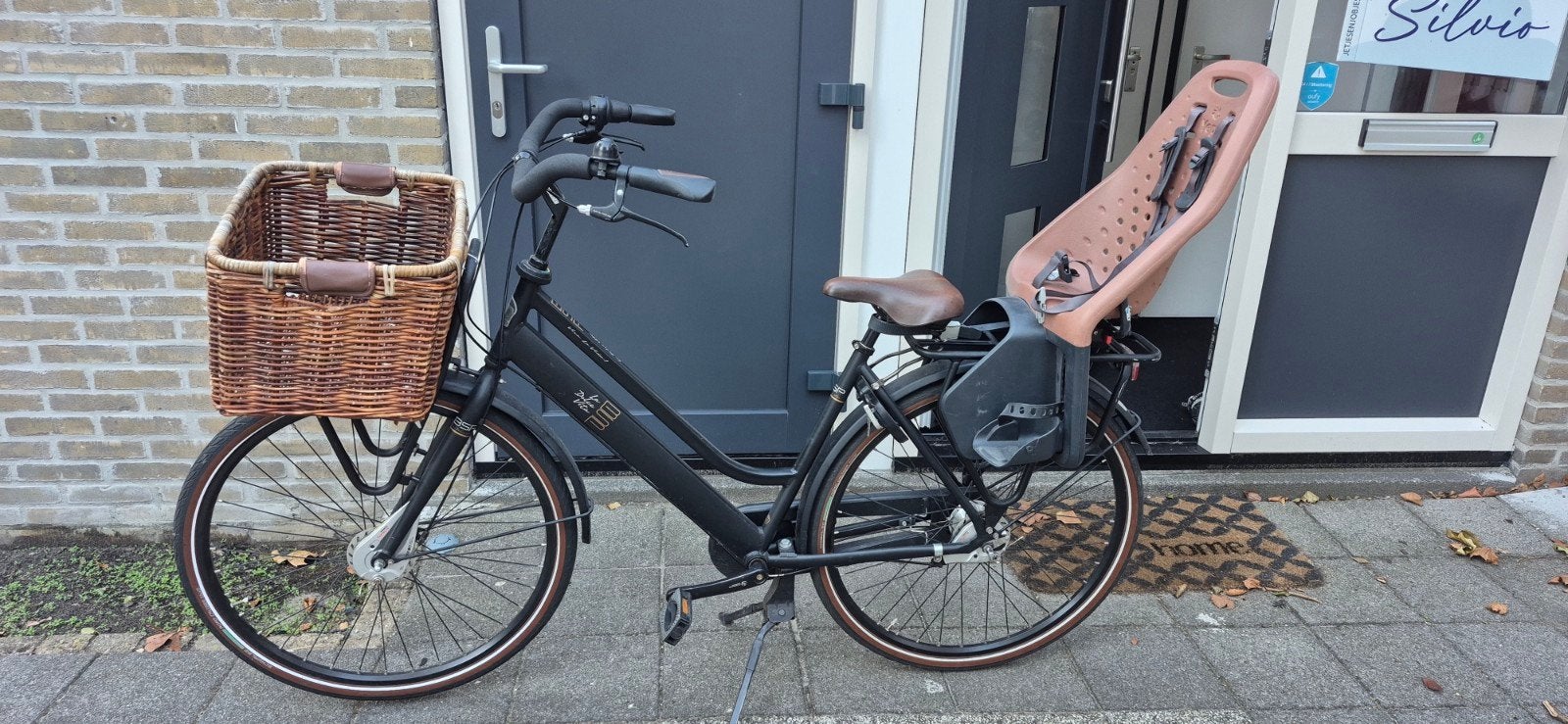 Nette zwarte mamafiets met mand en kinderzitje, Velgrem, Ophalen, Overige merken, 53 tot 56 cm