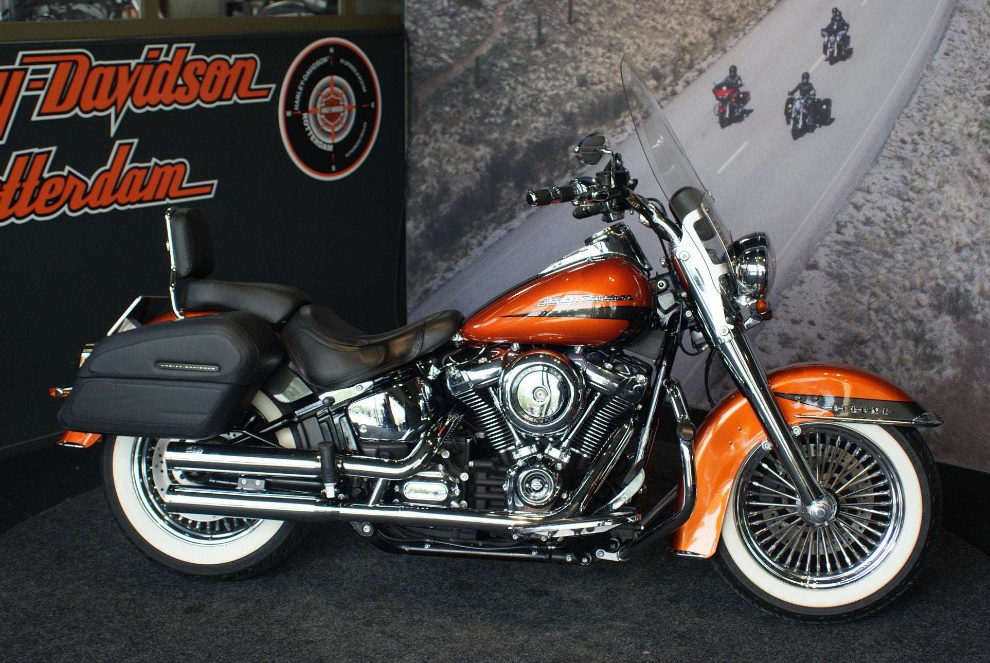 Harley-Davidson FLDE Deluxe Custom Color (bj 2020), Motoren, Motoren | Harley-Davidson, Laan van Vredenoord 33
2289 DA  RIJSWIJK, NL