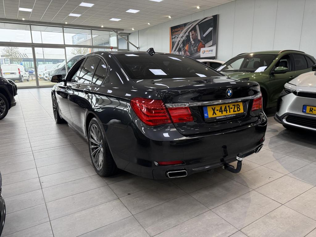 BMW 7-serie 740i 326PK Automaat High Executive BMW 7-serie 7, Auto's, BMW, Automaat, Euro 5, Achterwielaandrijving, Gebruikt