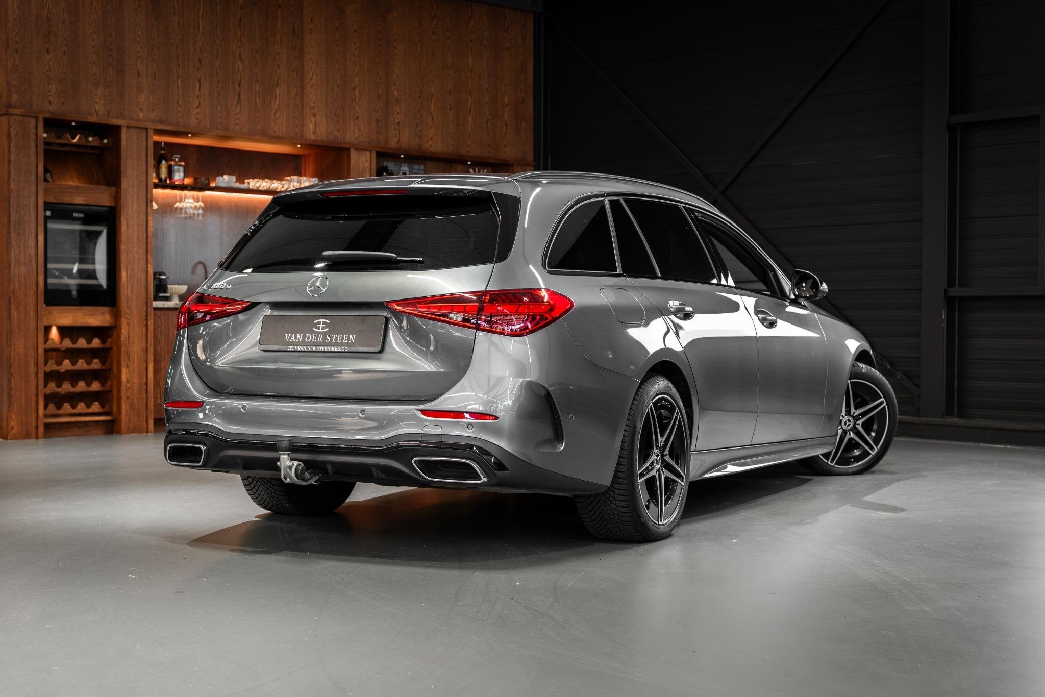 Mercedes-Benz C-klasse Estate 300 e Business Solution AMG Sc, Automaat, Achterwielaandrijving, 4 cilinders, 2020 kg