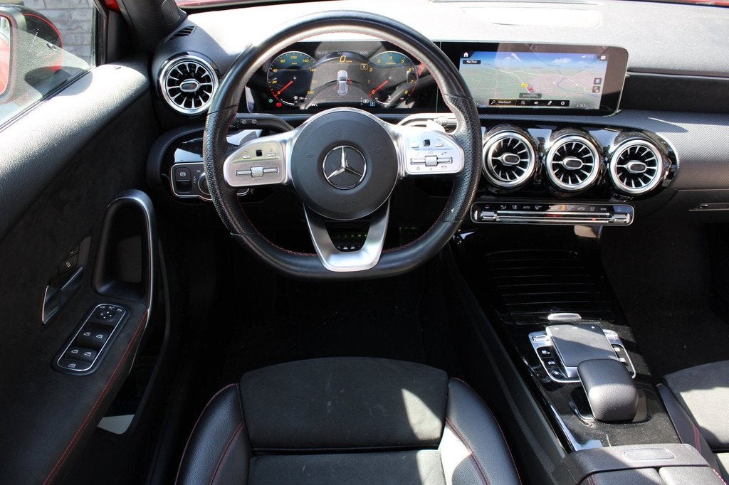 Mercedes-Benz A-klasse 200 Premium|A35 LOOK|Pano|Cam|Sfeer, Auto's, Gebruikt, 4 cilinders, 163 pk, Bedrijf