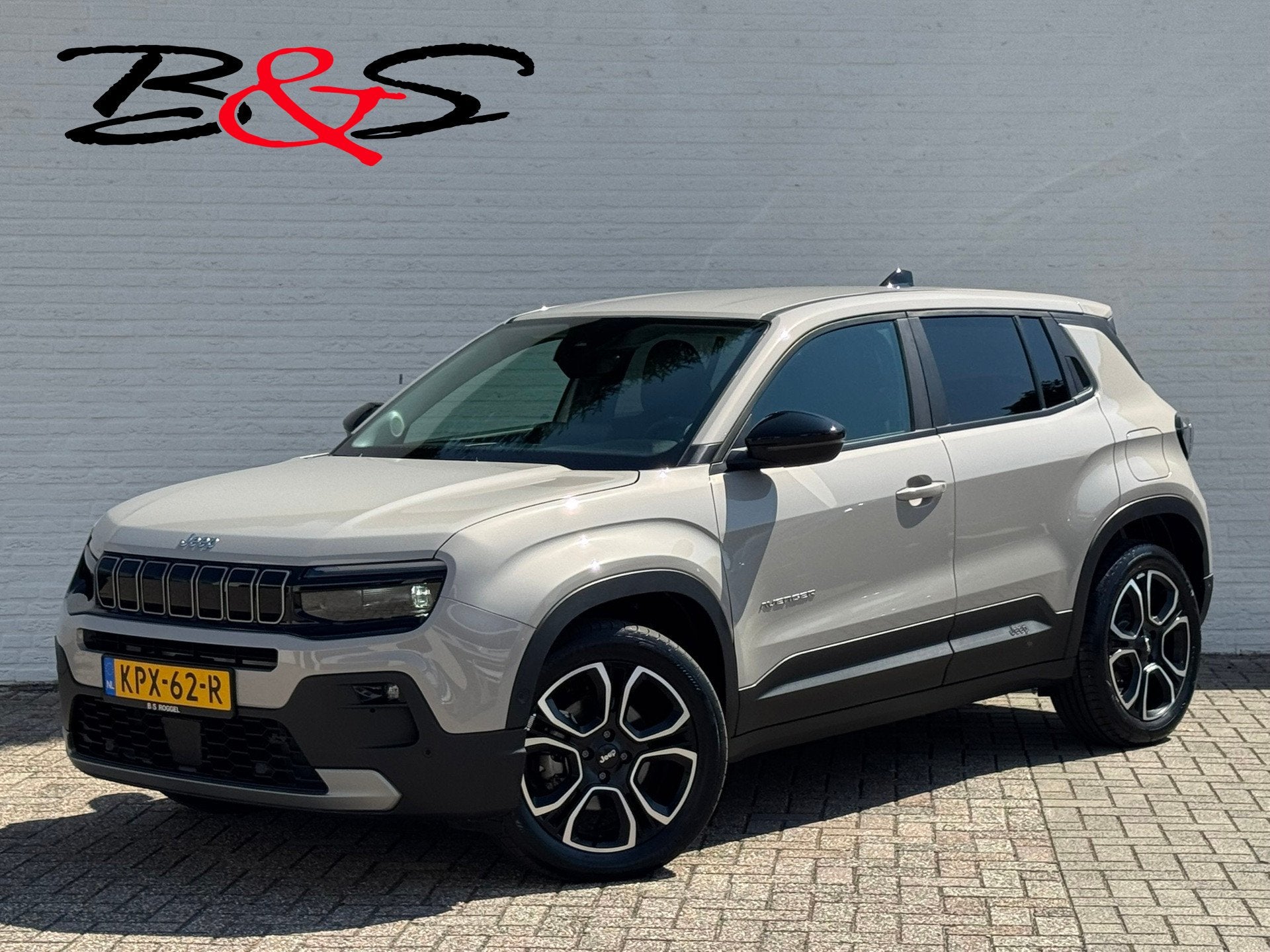 Jeep AVENGER Summit 54 kWh SOH 96% Clima Cruise Camera Carpl, Auto's, Jeep, Gebruikt, Beige, 156 pk, Leder en Stof