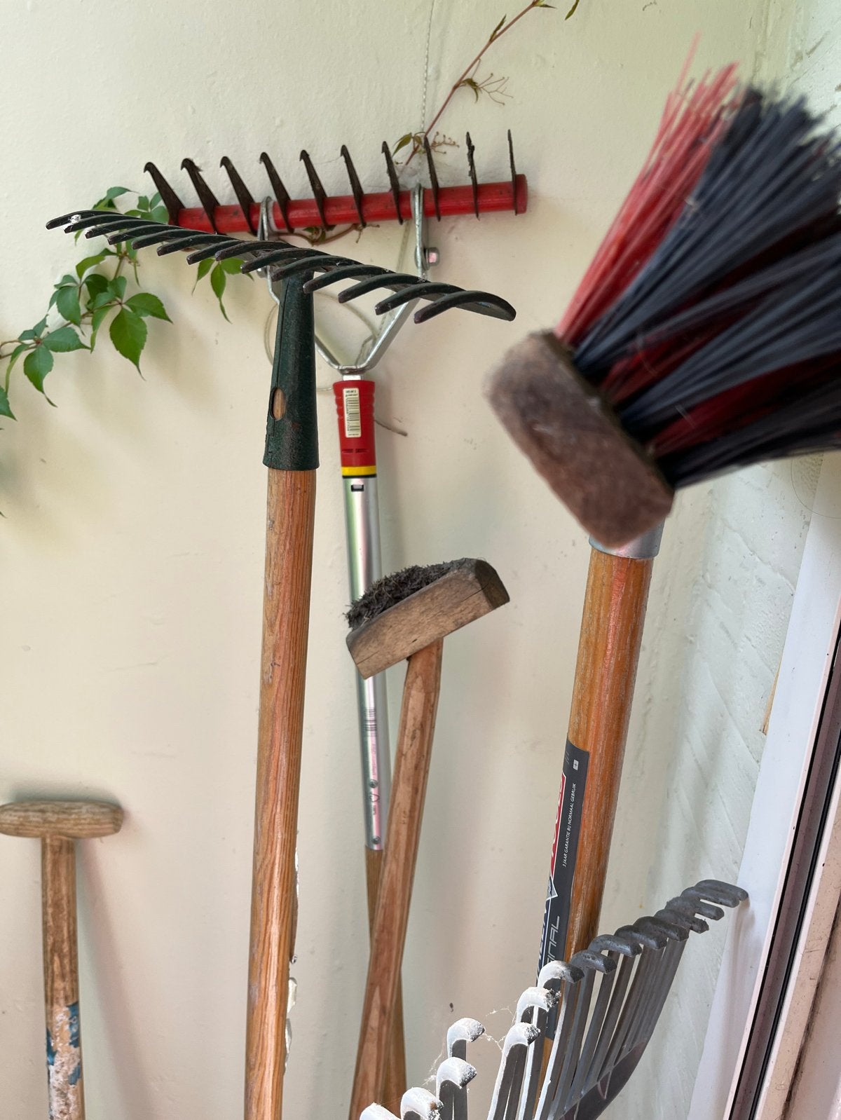 Diverse tuingereedschappen: hark, bezem, schop en meer, Tuin en Terras, Hand-tuingereedschap, Ophalen, Gebruikt, Bezem