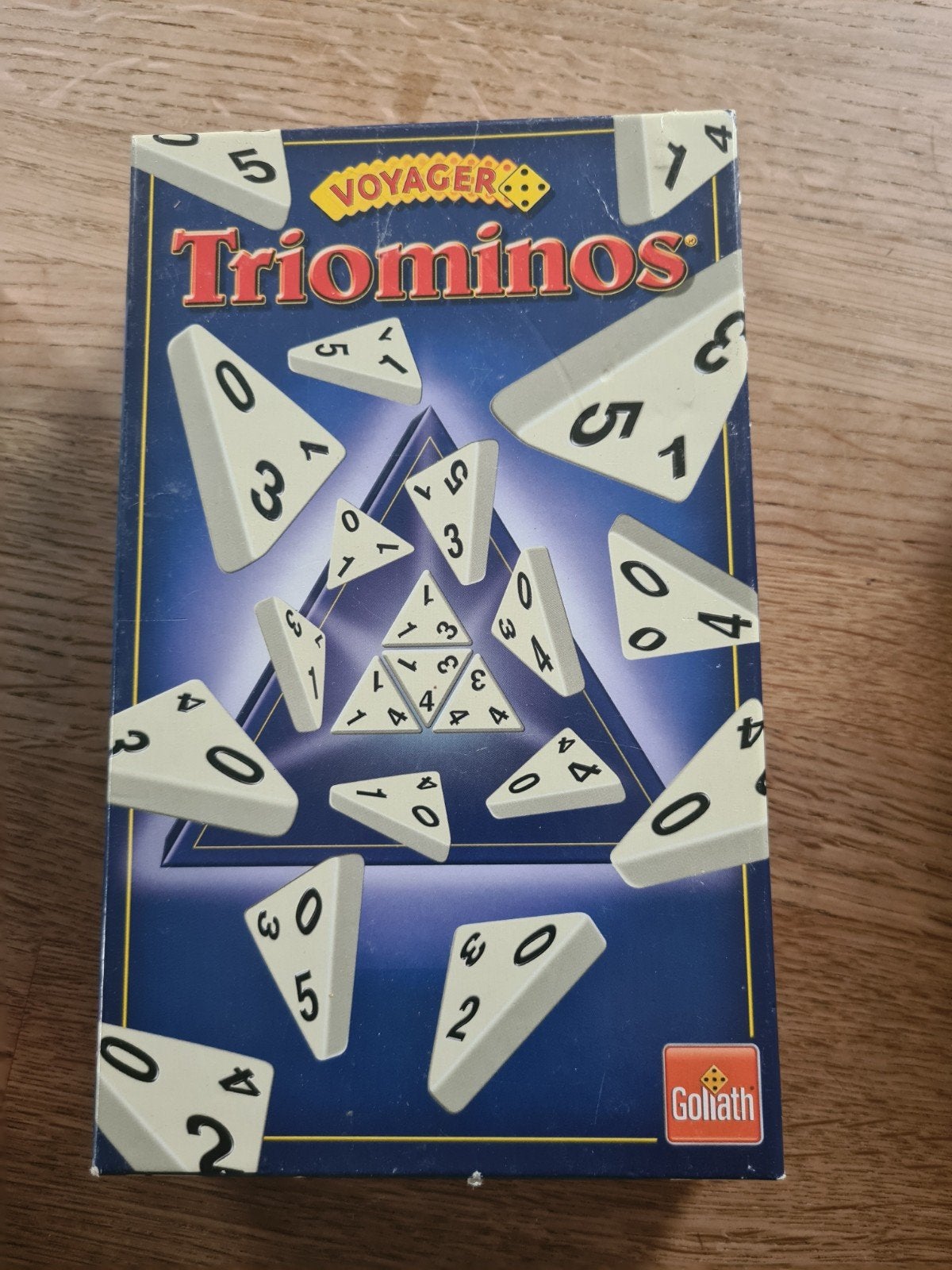 Triominos reis editie - Het klassieke driehoekige dominospel, Gebruikt, Goliath, Ophalen of Verzenden, Drie of vier spelers