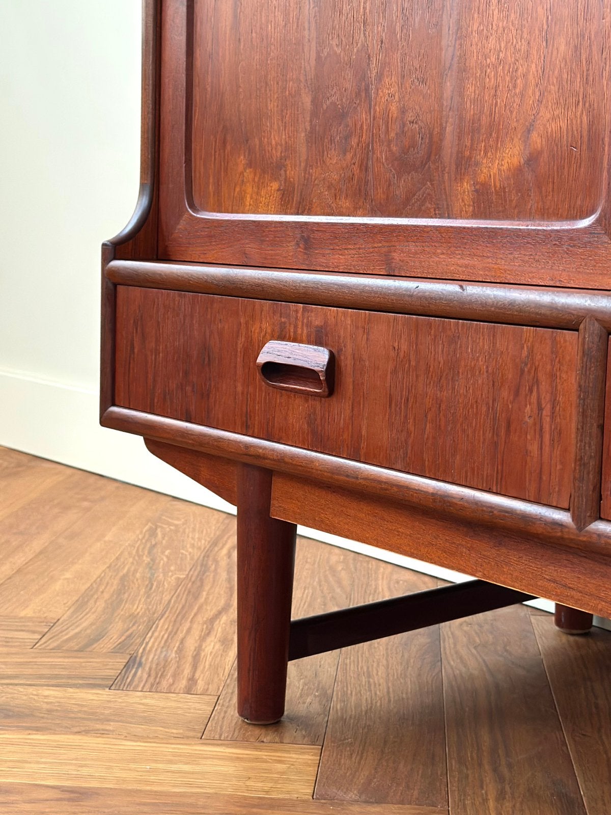 Vintage wandmeubel highboard Deens teak hout jaren 50/60/70, Huis en Inrichting, Ophalen, Gebruikt, Met deur(en), 100 tot 150 cm