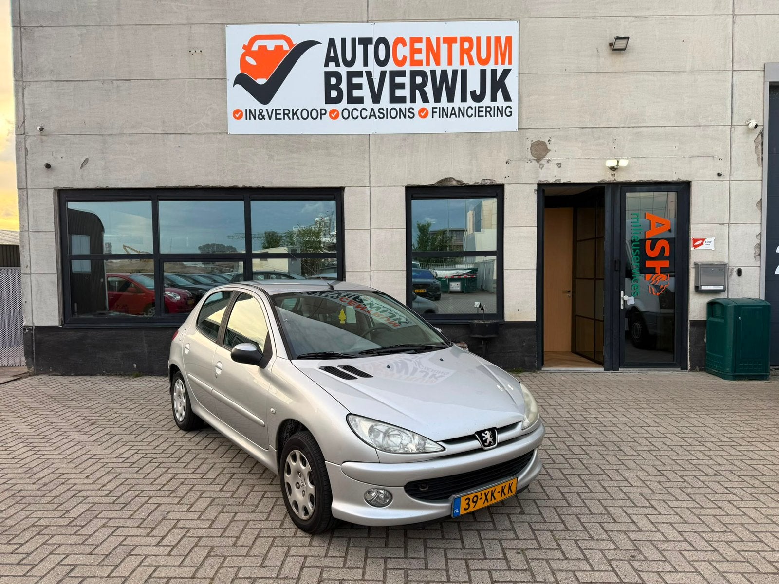 Peugeot 206 1.4 Benzine 75pk 5D 2007 Grijs NAP Airco, Voorwielaandrijving, Stof, 1360 cc, 4 cilinders