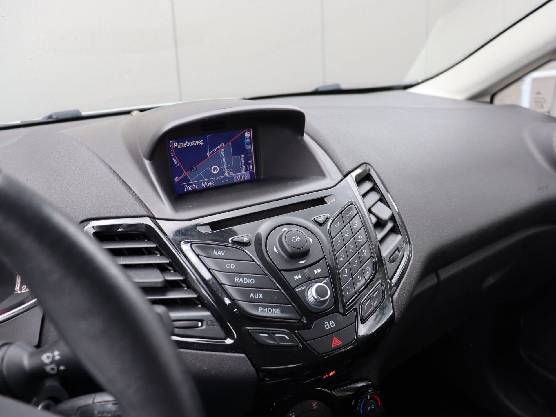 Foto 13 van Ford Fiesta 1.0 Titanium navi LM cruise org NL