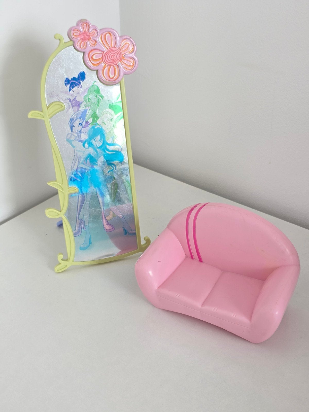 Winx Club meubels (spiegel, bank), Kinderen en Baby's, Ophalen of Verzenden, Gebruikt, Barbie