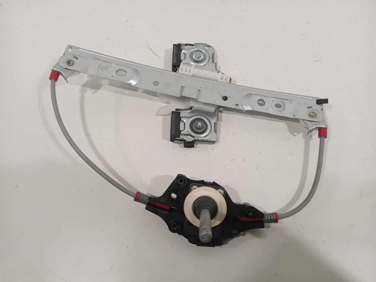 Raammechaniek rechts achter Ford Fiesta, Onderdelen@venauto.nl, Van der Ven Autorecycling B.V., Gebruikt, Ettenseweg 76, 4706 PB Roosendaal, The Netherlands
