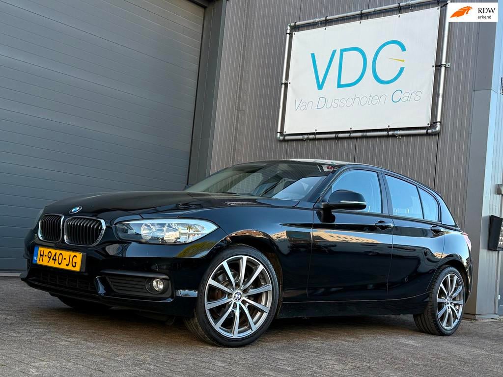 BMW 1-serie 118i Corporate Lease | 5-deurs | 136 PK, Auto's, 1-Serie, Zwart, Bedrijf, 19 km/l