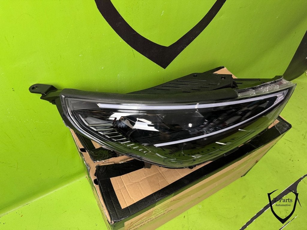Hyundai i30 facelift rechts koplamp lamp 92101G4600 LED, Gebruikt, Heolleung-ro 12
06797  Seoul, Ophalen of Verzenden, Info@hyundai.com
