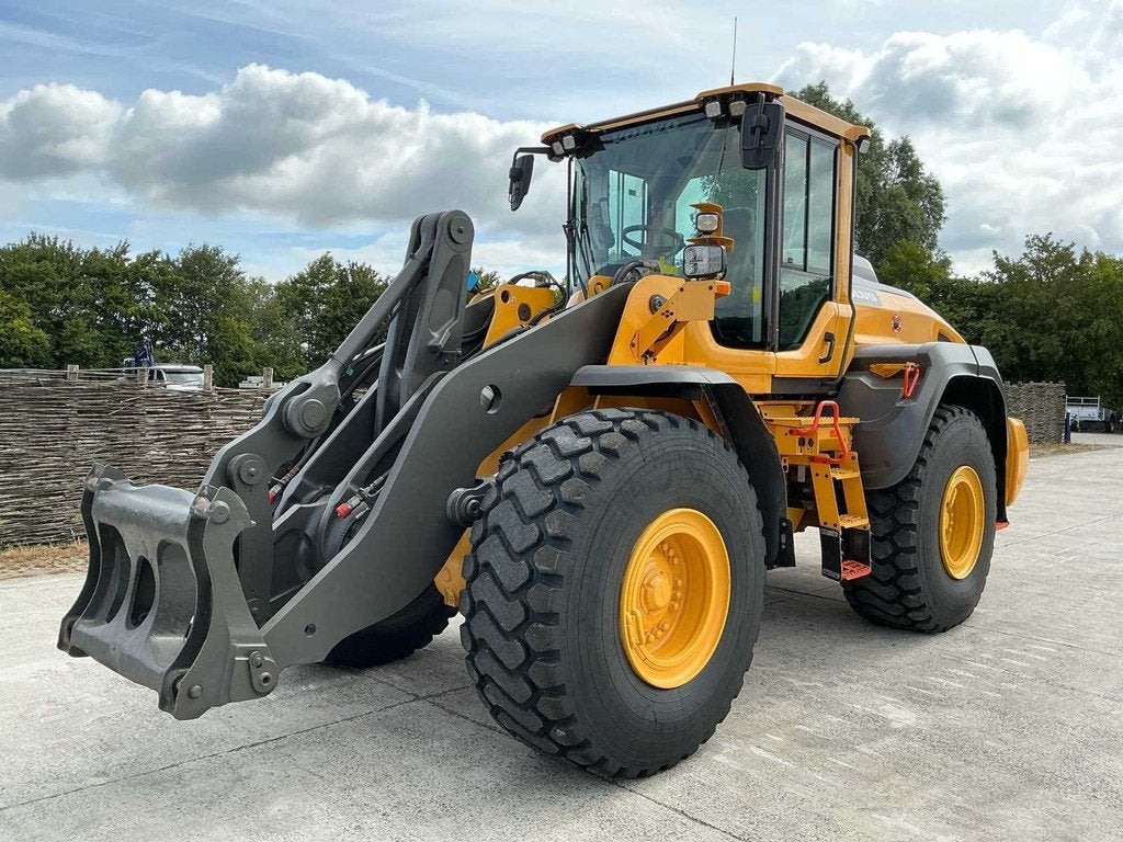 2017 Volvo L120H Shovel, Wiellader of Shovel