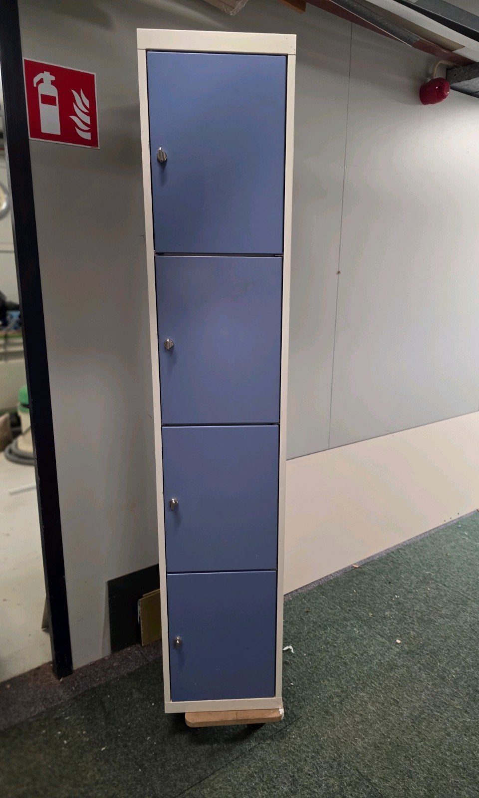 Lockerkast, Ophalen