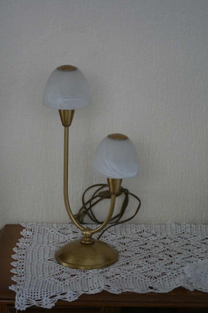 Antiek metalen tafellamp met glas Kap is van jaren 45/50, Antiek en Kunst, Ophalen of Verzenden