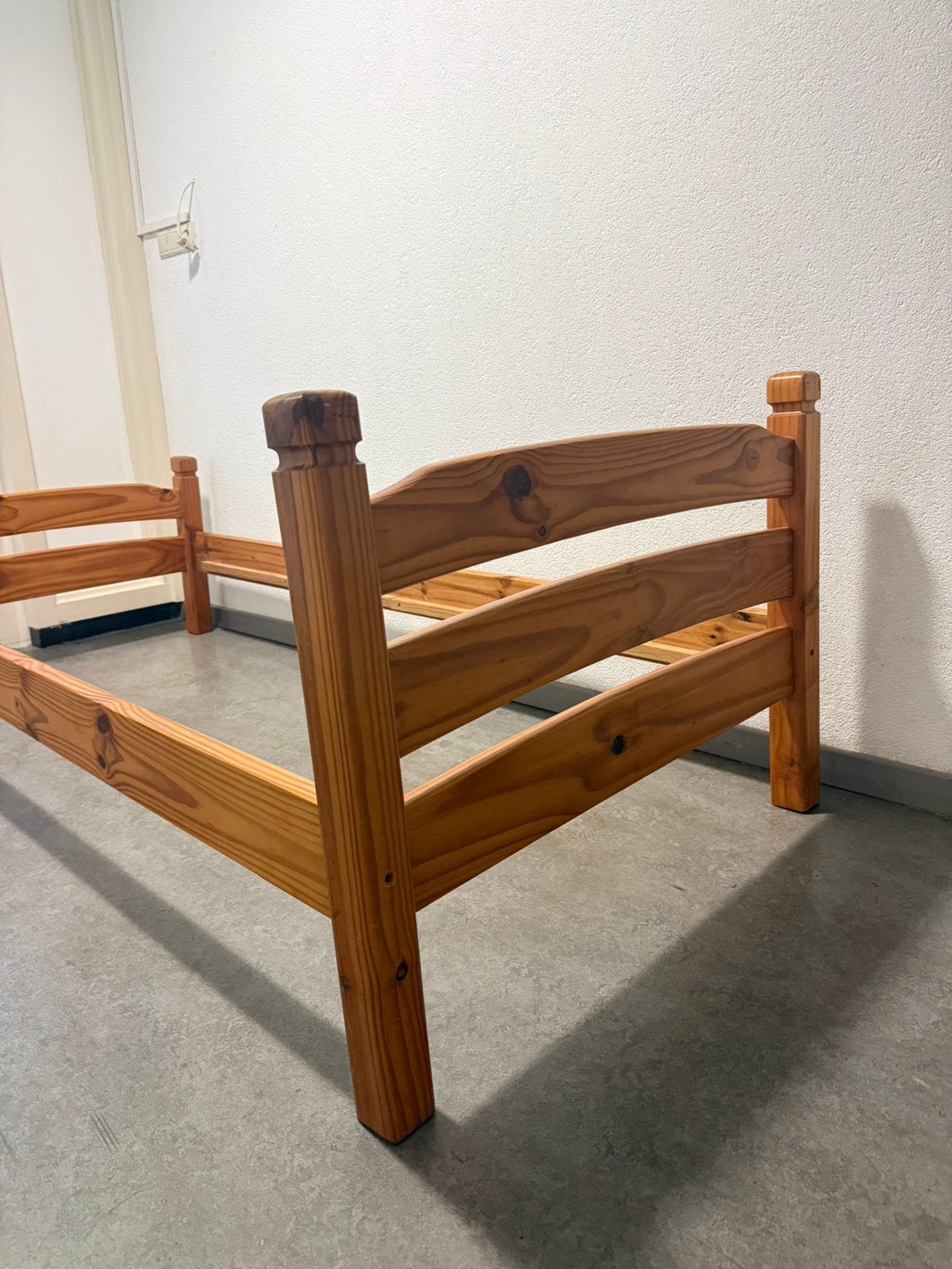 Massief Grenen 1 persoonsbed meisjeskamer, Ophalen, Gebruikt, 90 cm, Eenpersoons