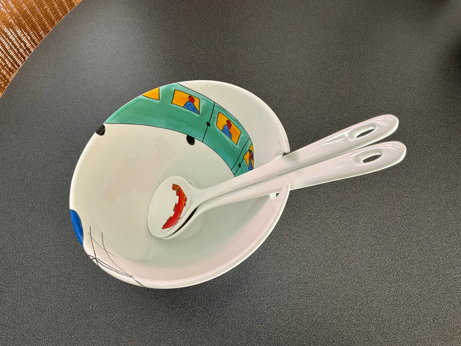 Yong Servies Kom met Lepels - Vliegtuig Design, Ophalen of Verzenden, Zo goed als nieuw, Kom(men), Modern