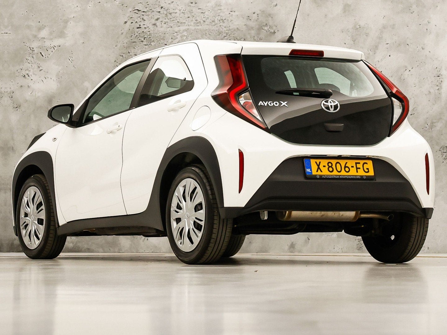Toyota Aygo 1.0 VVT-i MT Play (APPLE CARPLAY, NAVIGATIE, ADA, Auto's, 12 maanden, Stof, Gebruikt, 920 kg