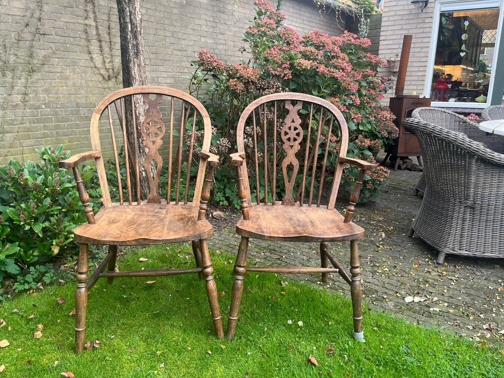 Twee antieke windsorstoelen, Ophalen, Gebruikt, Twee, Bruin