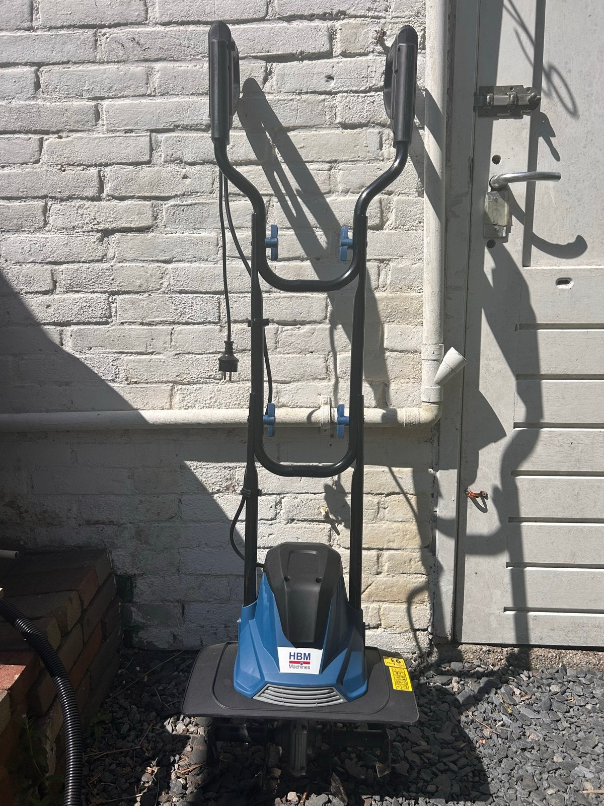 HBM Elektrische Tuinfrees 1050 Watt - Zo goed als nieuw, Tuin en Terras, Hand-tuingereedschap, Ophalen, Zo goed als nieuw, Cultivator