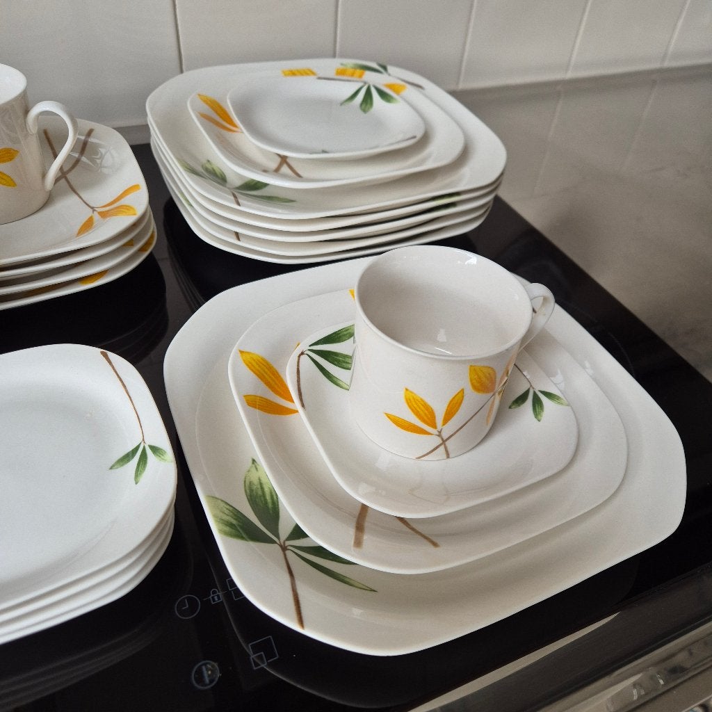 6 pers. Vrolijk zomers servies voor 6 personen, Ophalen of Verzenden, Zo goed als nieuw, Bord(en), Overige stijlen