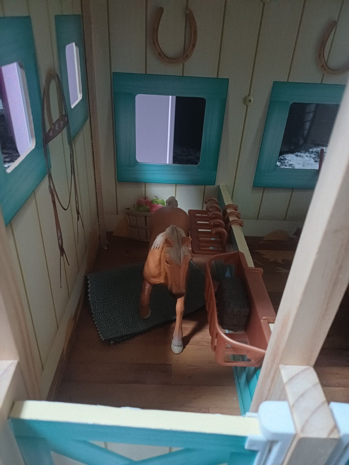 barbie paarden manage, Ophalen, Gebruikt
