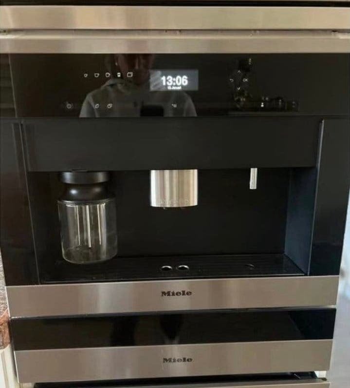 PRACHTIGE INBOUW MIELE CVA6401 cappuccino  koffie 10.700, Witgoed en Apparatuur, Koffiezetapparaten, Ophalen, 10 kopjes of meer