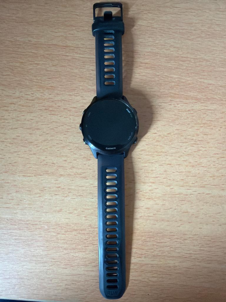 Garmin Forerunner 570 42mm GPS Smartwatch Zwart, Sieraden, Tassen en Uiterlijk, Sporthorloges, Zwart, Ophalen of Verzenden, Waterdicht