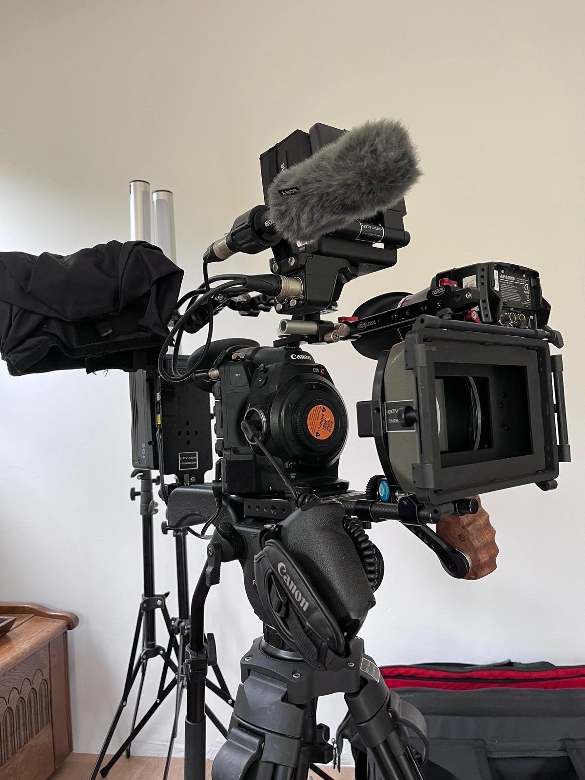 Foto 9 van Canon EOS C300 Mark II Cinema Camera Set