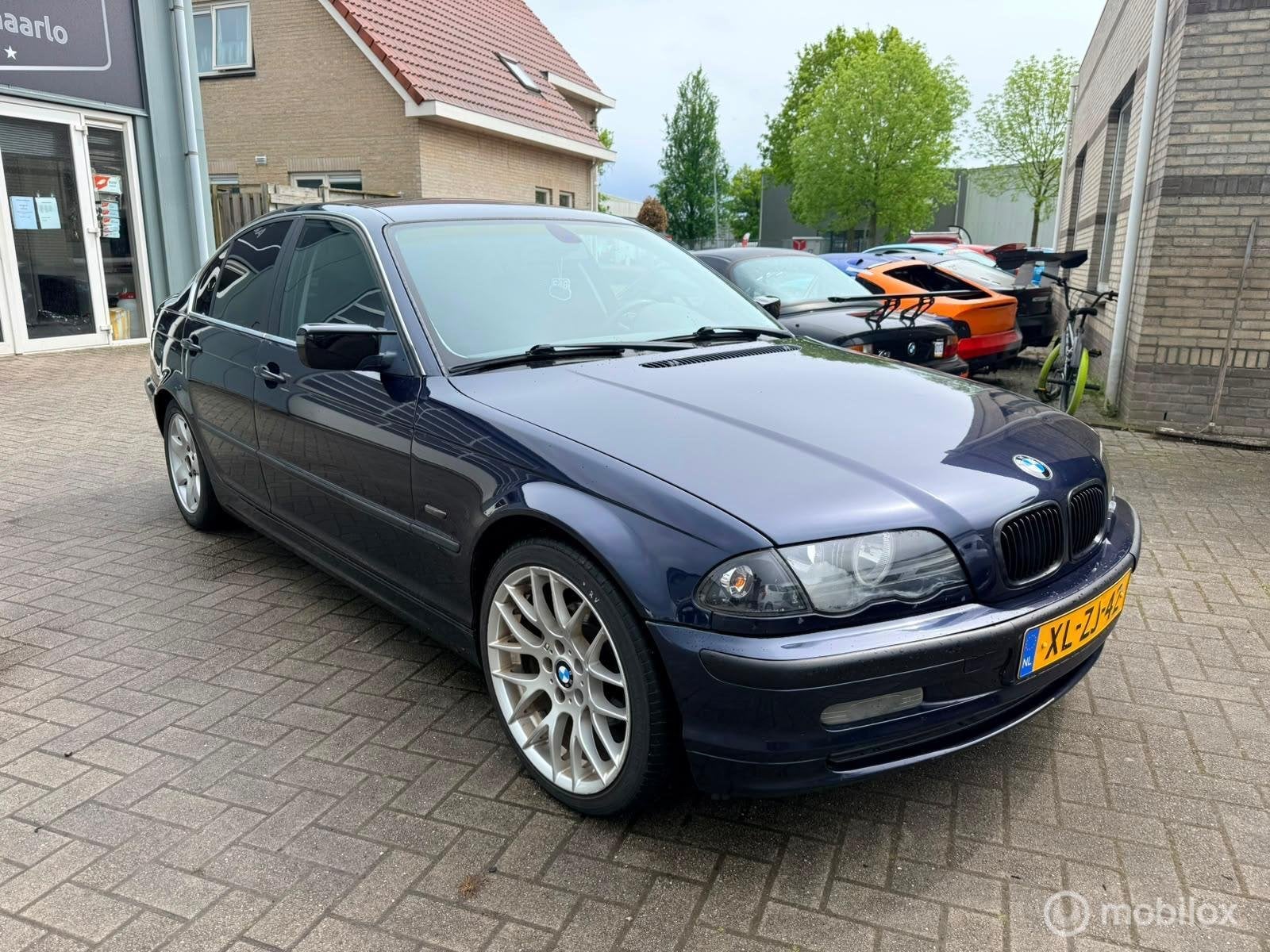 BMW 3-serie 323i Executive, Euro 2, 1345 kg, Achterwielaandrijving, Gebruikt
