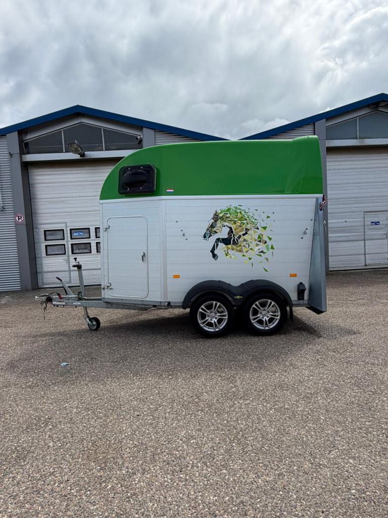 Nieuwstaat humbaur 1,5 paardstrailer, Dieren en Toebehoren, Paarden en Pony's | Trailers en Aanhangwagens, Ophalen, Zo goed als nieuw