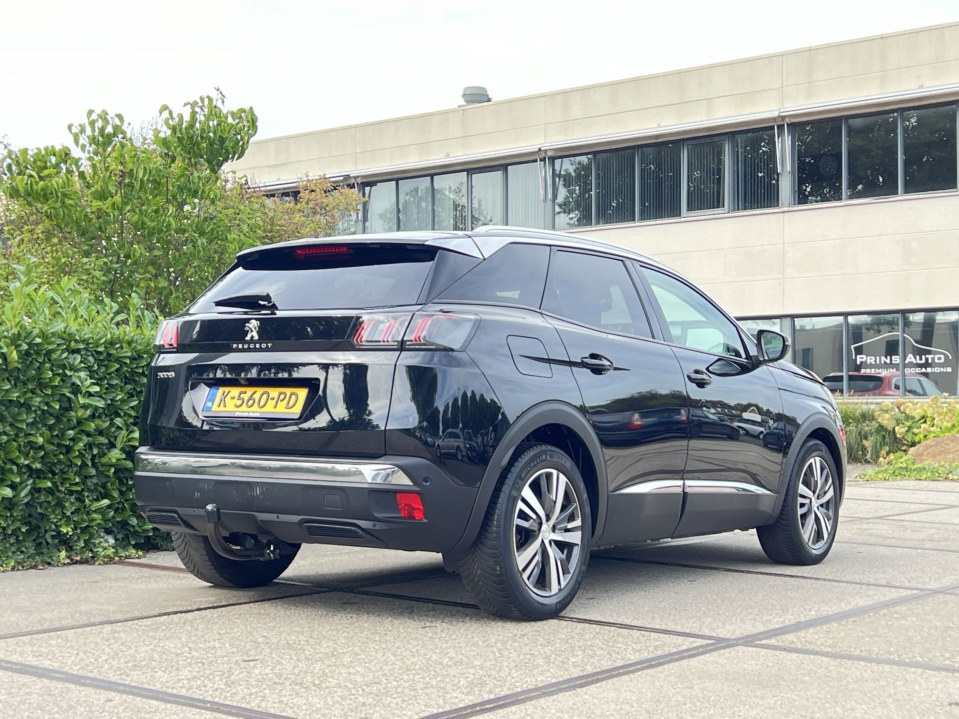 Peugeot 3008 1.2 PureTech Blue Lease Allure |TREKHAAK|CLIMA|, Stof, Gebruikt, 1199 cc, Zwart