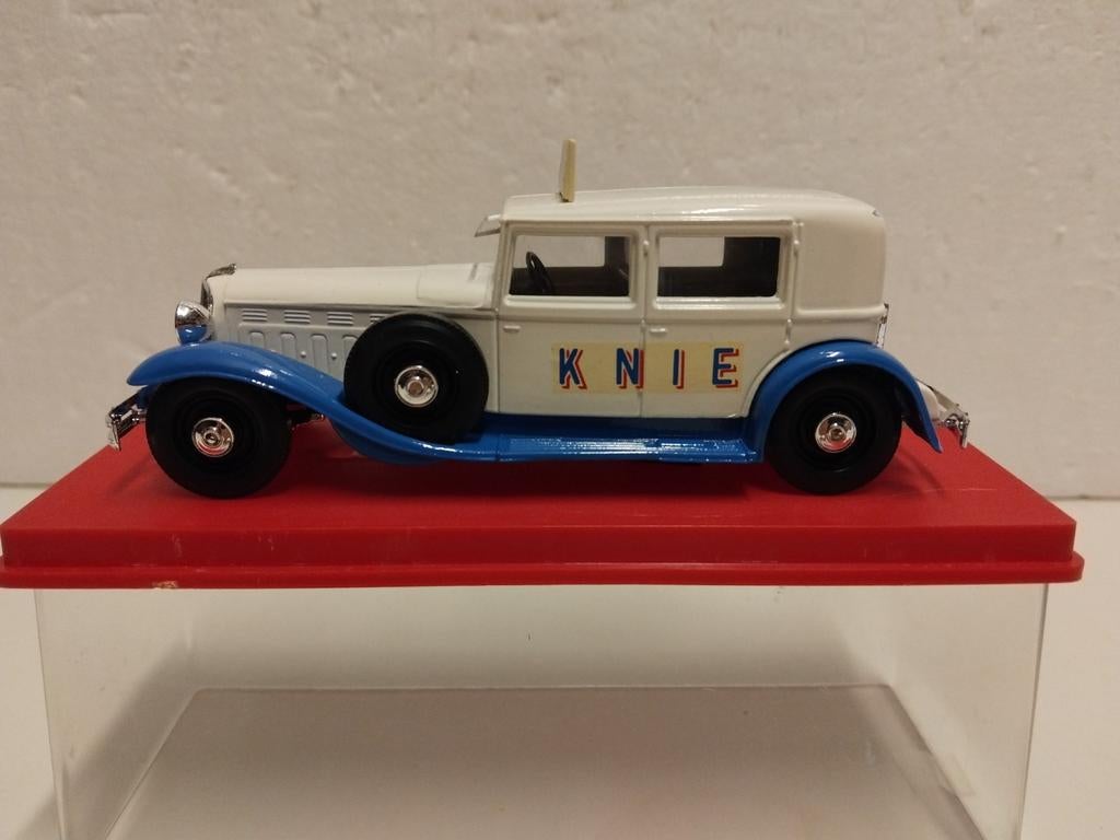 Verem 1:43 Renault Reinastella 1934 Circus Knie boxed, Hobby en Vrije tijd, Ophalen of Verzenden, Zo goed als nieuw, Auto, Solido