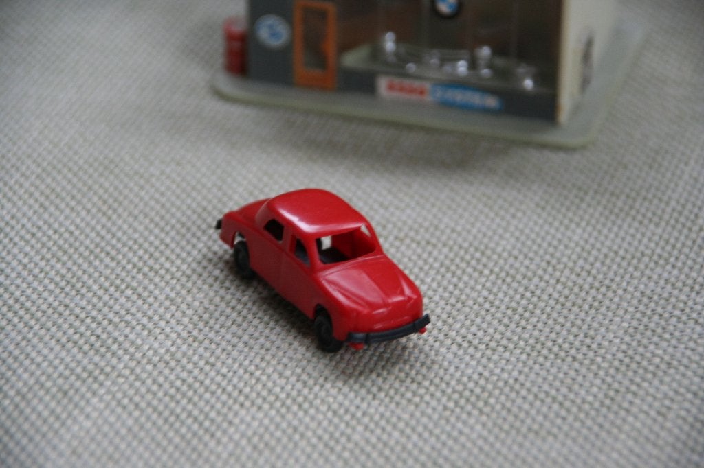 SISTEMA DEP 1:77, Renault Dauphine rood (5), Hobby en Vrije tijd, Modelauto's | 1:87, Ophalen of Verzenden, Zo goed als nieuw