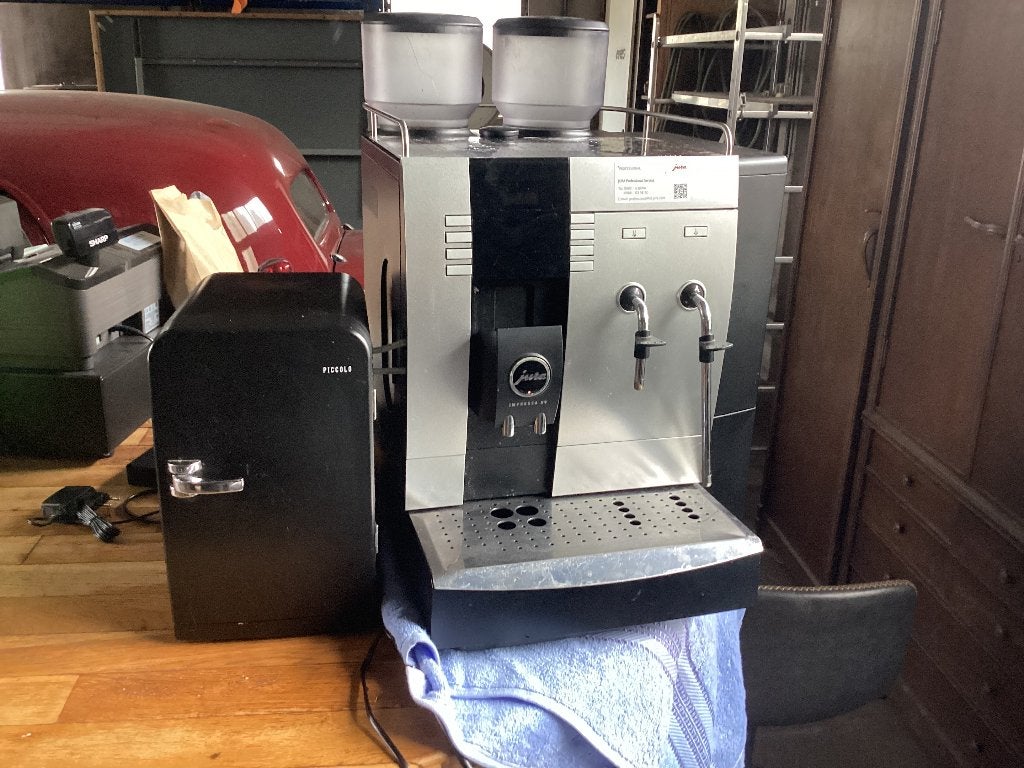 Jura impressa x9 koffiemachine, Witgoed en Apparatuur, Koffiezetapparaten, 10 kopjes of meer, Ophalen, Zo goed als nieuw, Koffiemachine