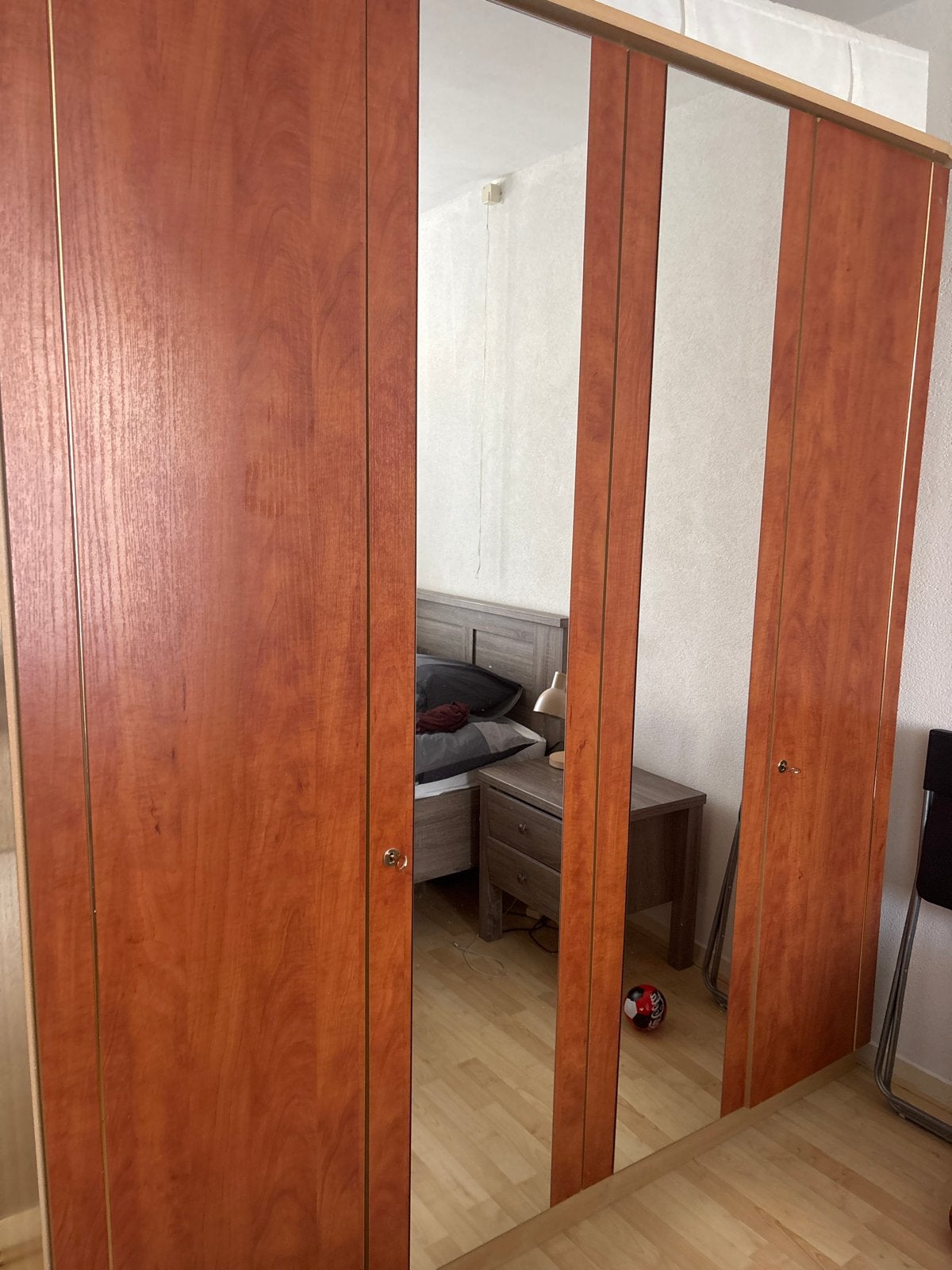 Kledingkast met spiegeldeuren en hangruimte, Huis en Inrichting, Kasten | Kledingkasten, Ophalen, 200 cm of meer, 150 tot 200 cm