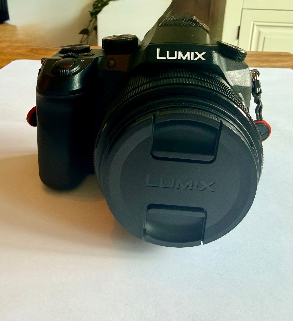 Panasonic Lumix DMC-fz2000 compact camera, Geheugenkaart, Ophalen of Verzenden, Zo goed als nieuw, Olympus