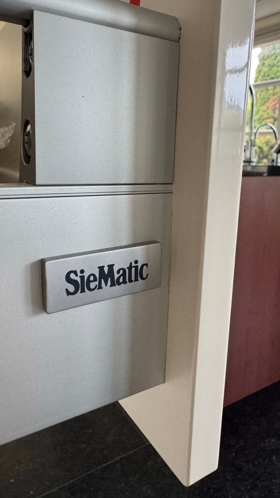 Foto 4 van Siematic Keuken met Eiland en Zwart Granieten Blad