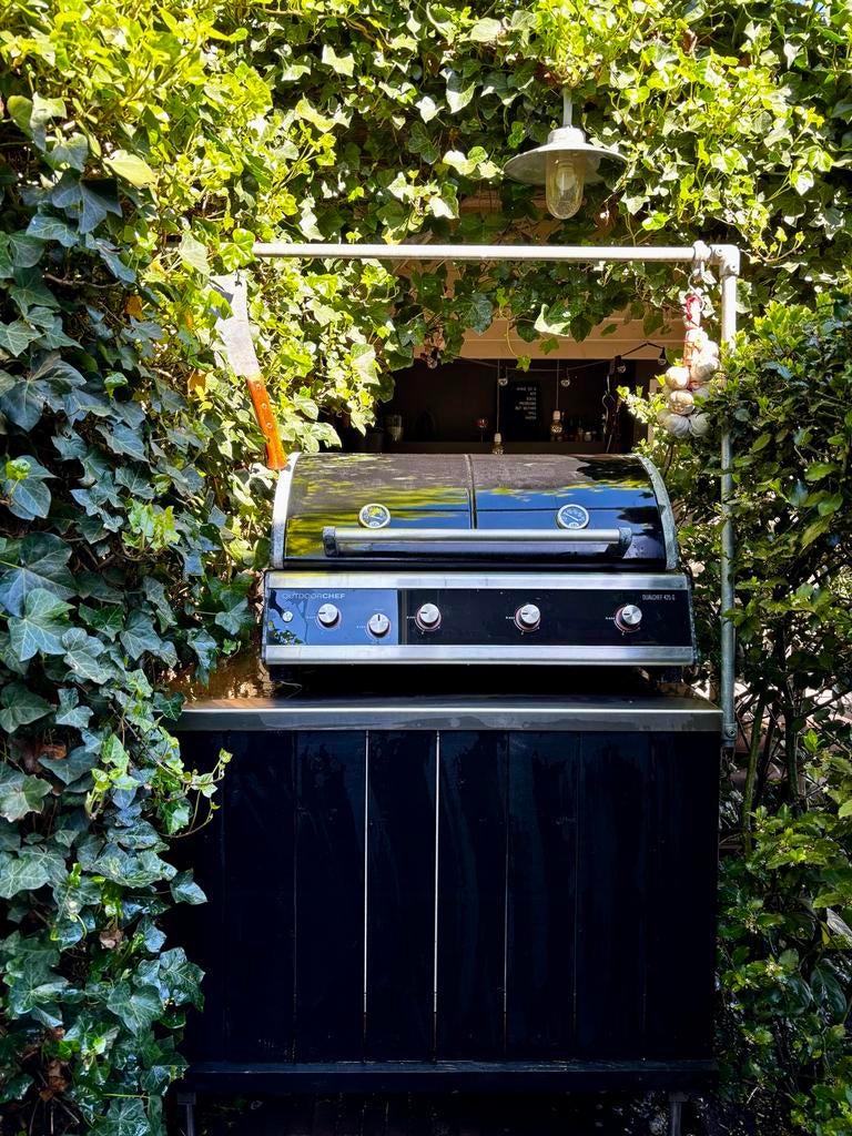 Outdoorchef Dualchef 425 G gasbarbecue op RVS werkkast, Ophalen, Gebruikt