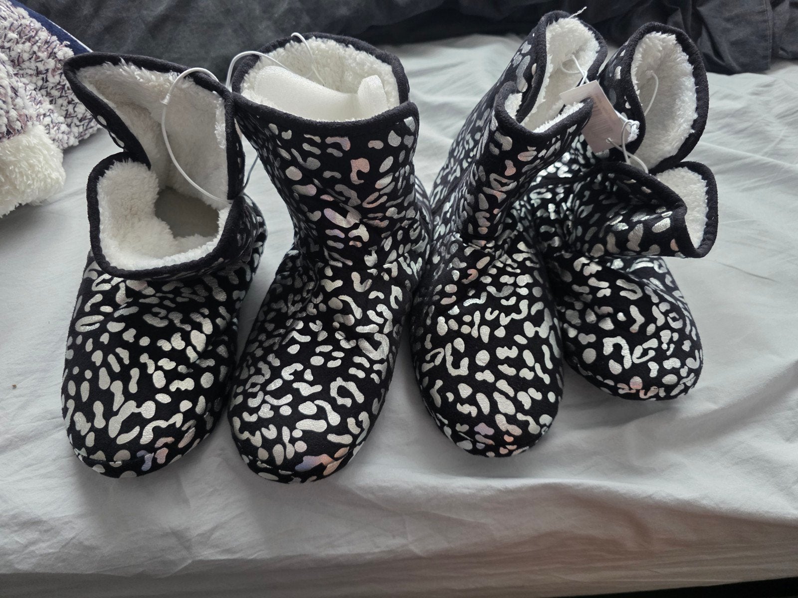 2x nieuw dames sloffen pantoffels maat 40/41, Ophalen of Verzenden, Nieuw, Pantoffels of Sloffen