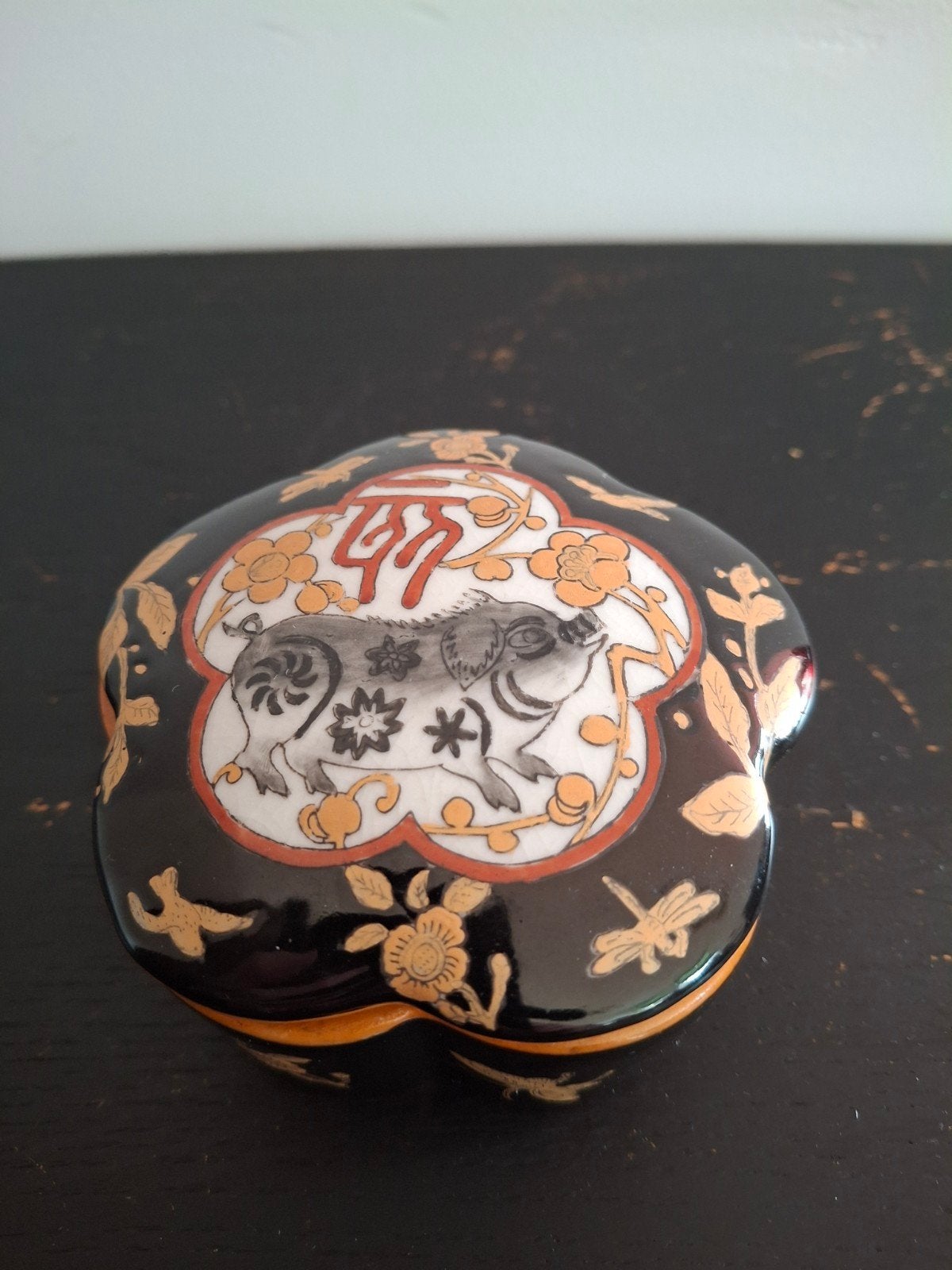 Porseleinen sieraden doosje, Ophalen