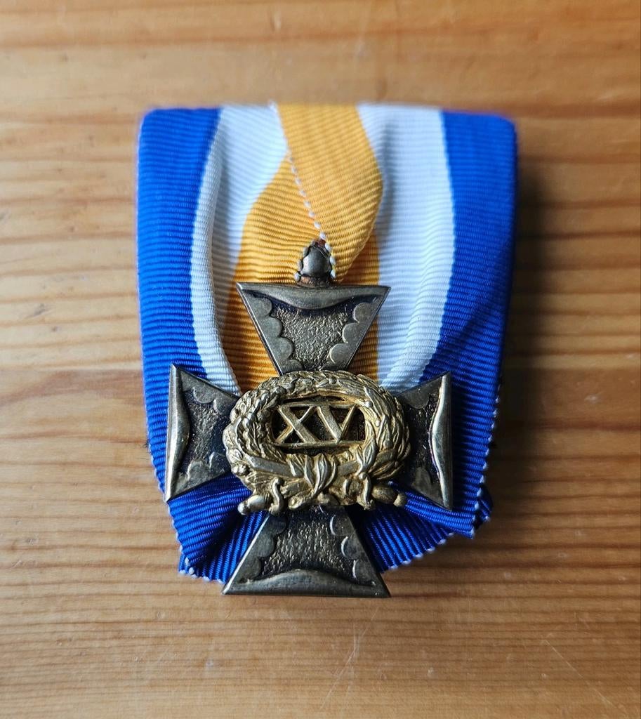 Officierskruis 15 jaar trouwe dienst., Ophalen of Verzenden, Landmacht, Nederland, Lintje, Medaille of Wings