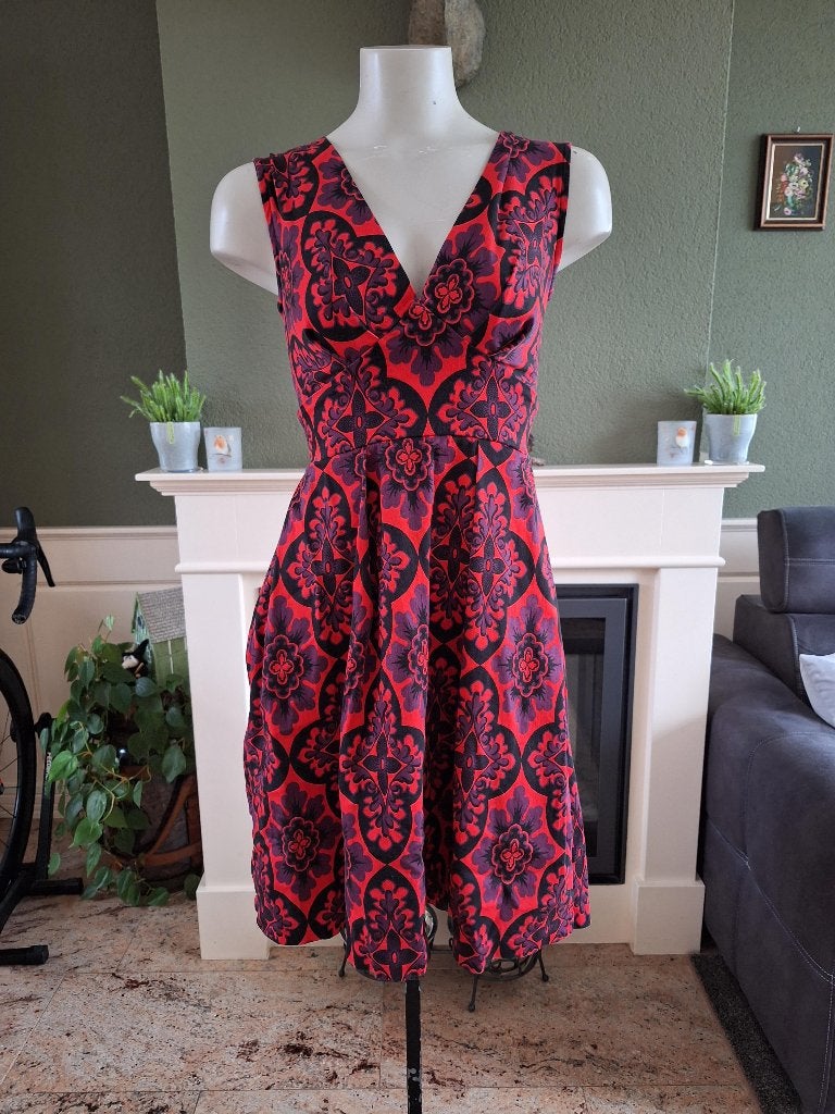 Closet London mooie jurk 10 met zakken 38 M, Kleding | Dames, Jurken, Maat 38/40 (M), Overige kleuren, Zo goed als nieuw, Knielengte