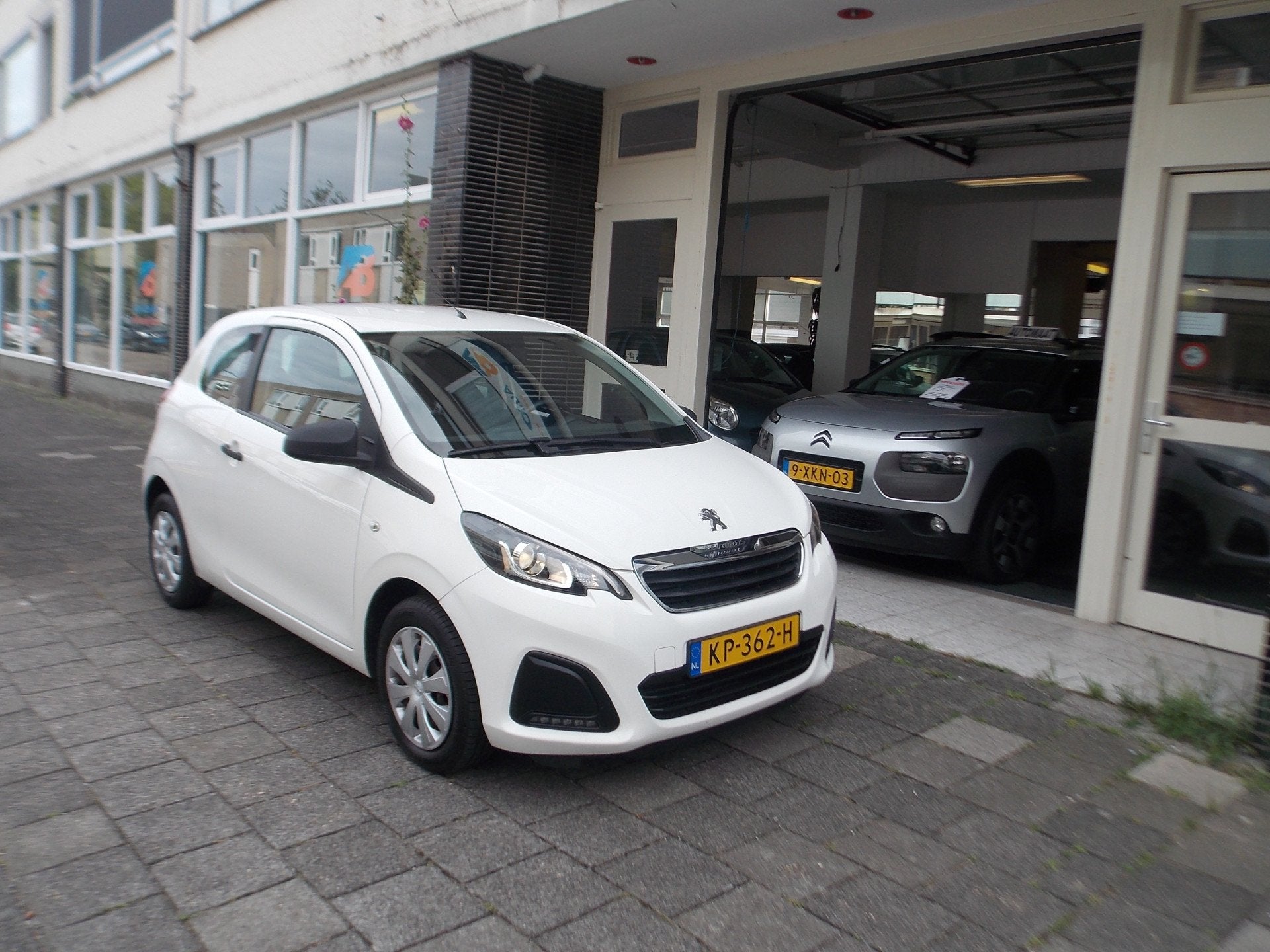 Peugeot 108 1.0 e-VTi Access NIEUWSTAAT DEALERONDERHOUDEN, Voorwielaandrijving, Start-stop-systeem, Gebruikt, Euro 6